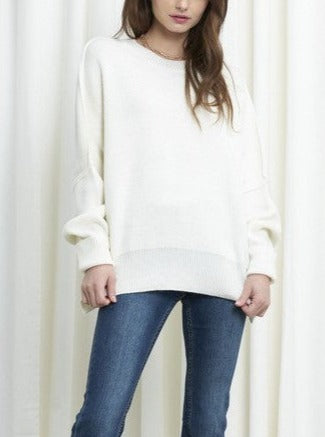 Slouchy silhouette pullover sweater